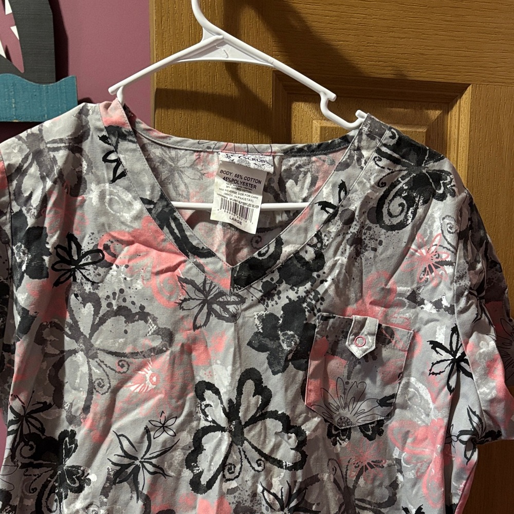 Floral V-Neck scrub Top - Black, Gray, Pink